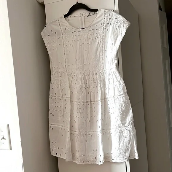 white beach dress zara Zara Gold Embroidered Midi Dress
